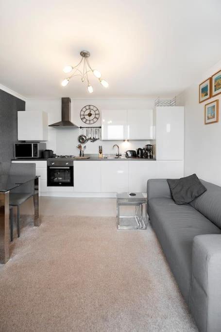Beach Front Flat Shaldon With Parking Экстерьер фото