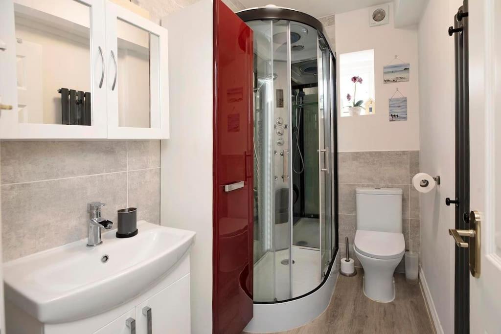 Beach Front Flat Shaldon With Parking Экстерьер фото
