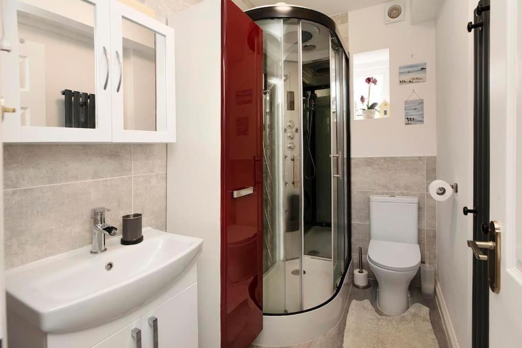 Beach Front Flat Shaldon With Parking Экстерьер фото