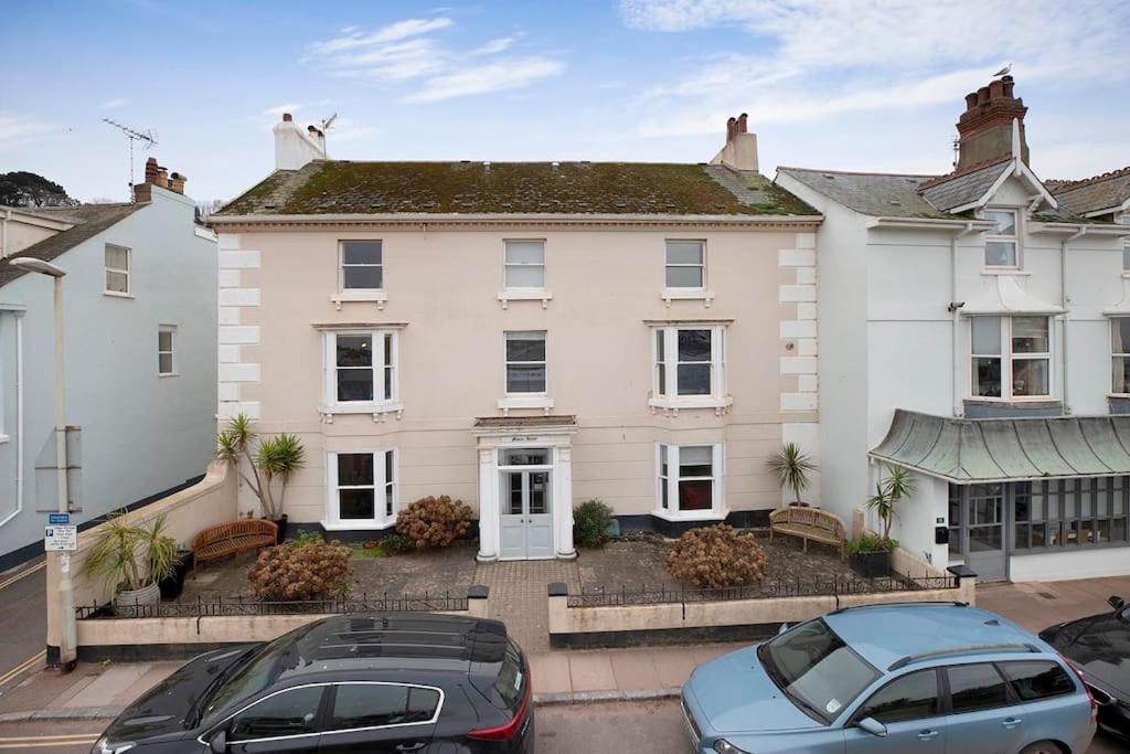 Beach Front Flat Shaldon With Parking Экстерьер фото