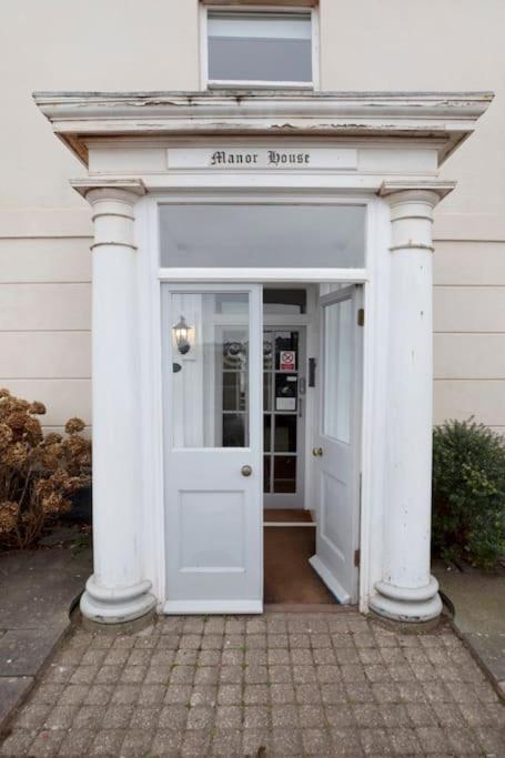 Beach Front Flat Shaldon With Parking Экстерьер фото
