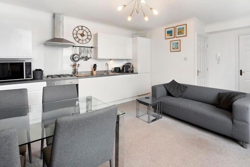 Beach Front Flat Shaldon With Parking Экстерьер фото